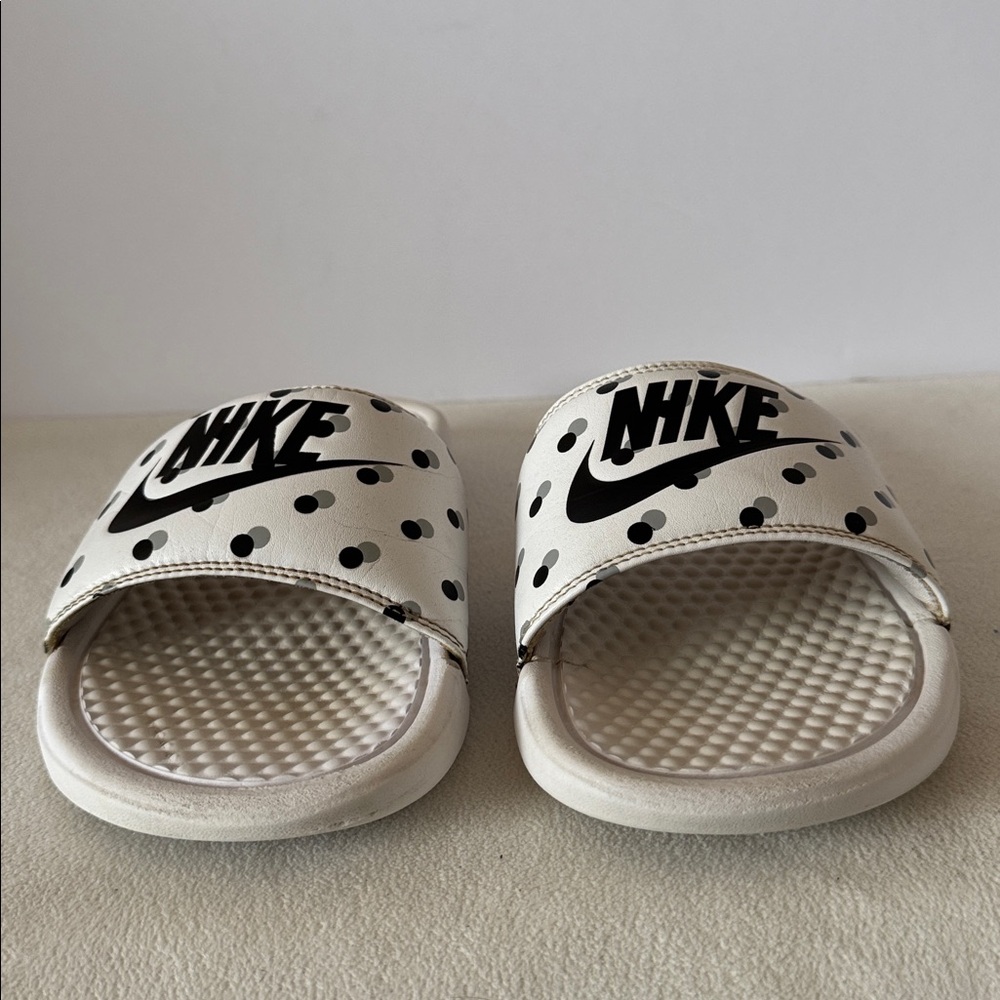 Nike slides - Picture 2 of 7